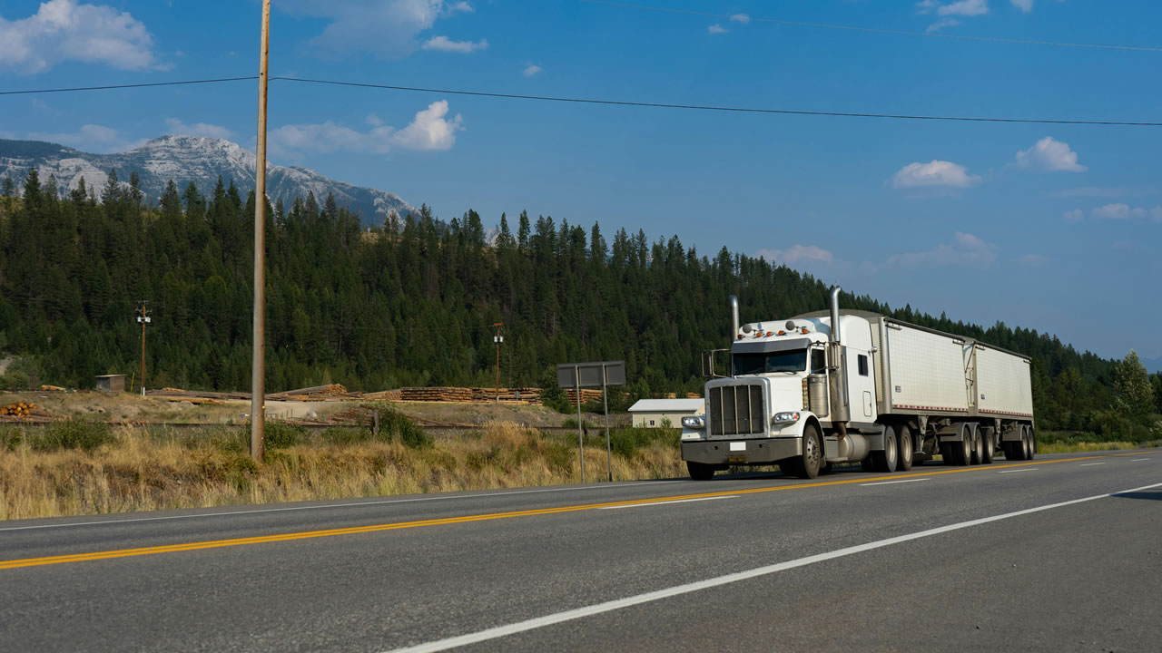 If a vehicle's taxable gross weight increases during the tax period, what action must be the filer take regarding Form 2290?